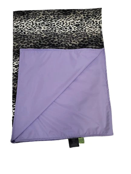 Water Resistant Cosy Fleece Blanket – Grey Cheetah Print