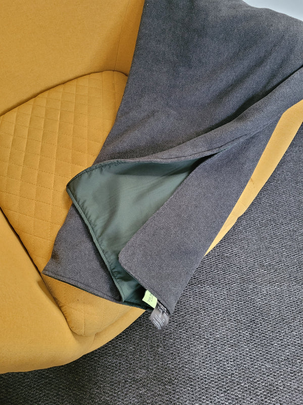 Water Resistant Cosy Fleece Blanket – Charcoal Fleece